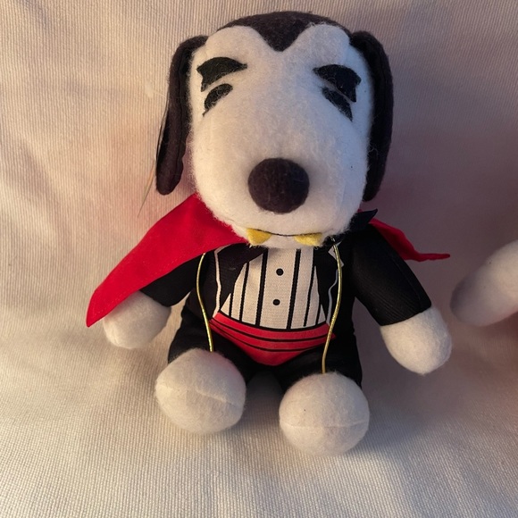 Whitman’s Halloween Snoopy Dracula and Snoopy Pumpkin Plush Set NWT - Picture 4 of 8